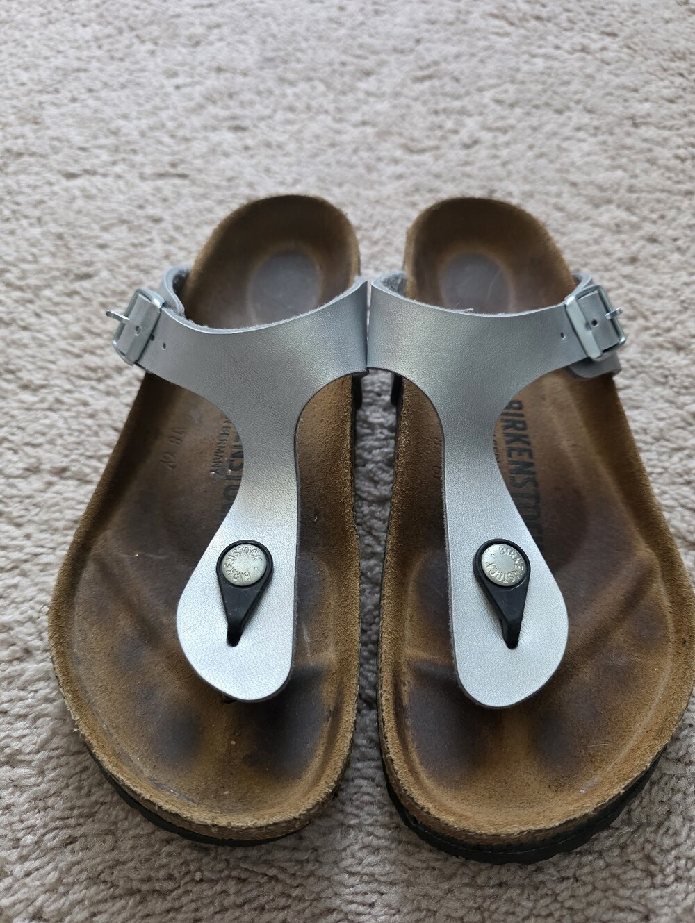 Birkenstock Silver Gizeh Leather Sandals Size 36 5.5